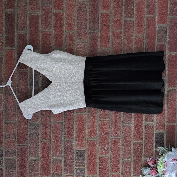 Candie's Juniors Dress Size Small White and Black - Picture 3 of 12